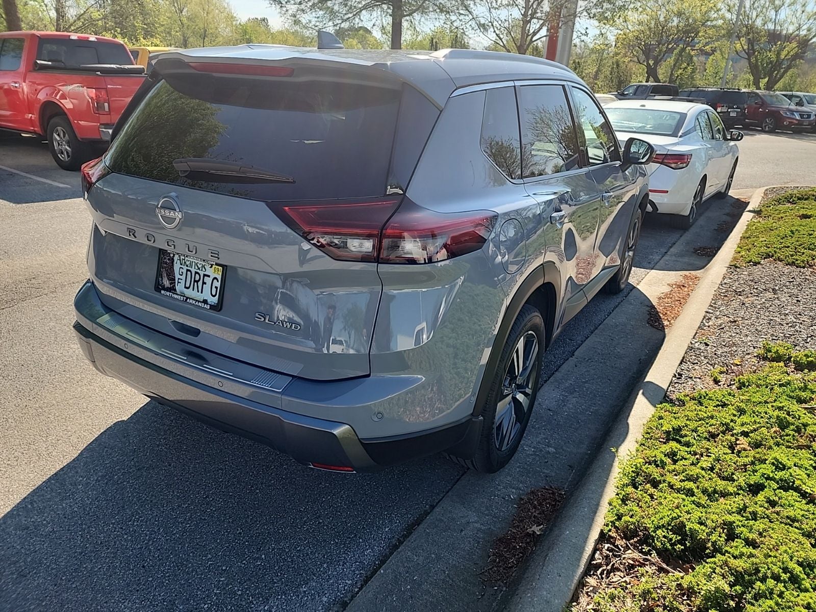 2024 Nissan Rogue SL