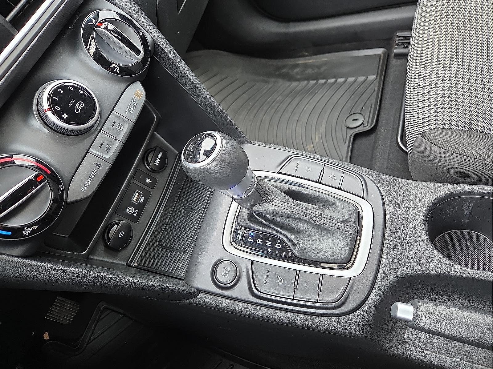 2020 Hyundai Kona SEL Plus