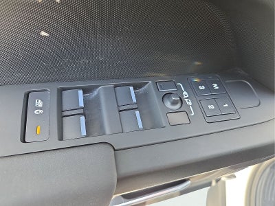 2025 Land Rover Defender 110 S